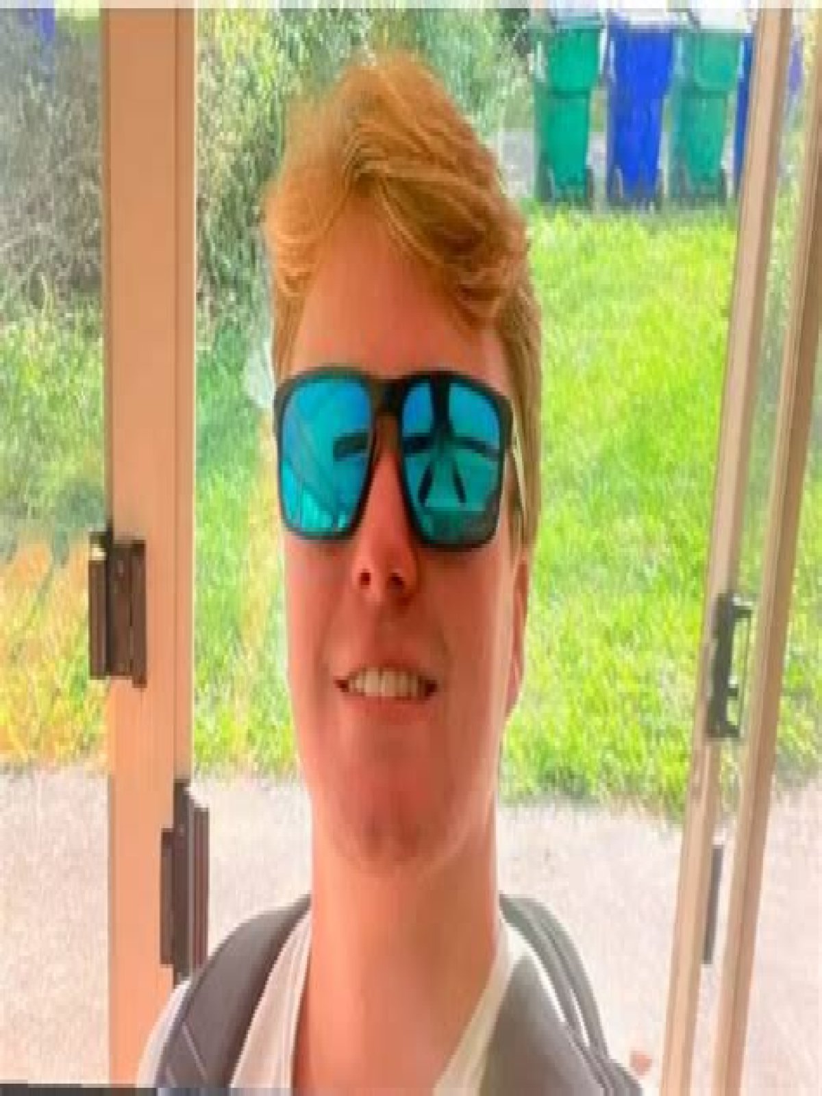 HTML